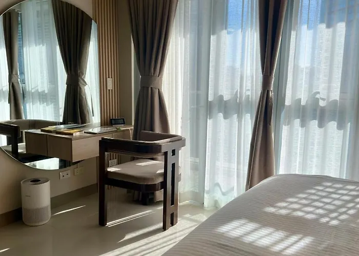 Brand New Unit In Uptown Bgc With Balcony 55 Inch Smart Tv And 300mbps Wifi, With Workspace, Beside Landers, Near Uptown Mall And Mitsukoshi Mall Apartment