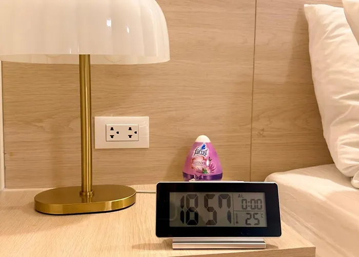 Brand New Unit In Uptown Bgc With Balcony 55 Inch Smart Tv And 300mbps Wifi, With Workspace, Beside Landers, Near Uptown Mall And Mitsukoshi Mall * Manila