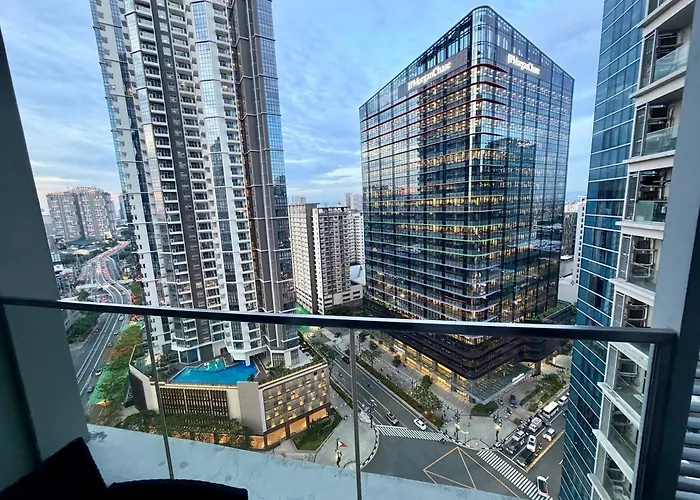 Brand New Unit In Uptown Bgc With Balcony 55 Inch Smart Tv And 300mbps Wifi, With Workspace, Beside Landers, Near Uptown Mall And Mitsukoshi Mall Apartment *