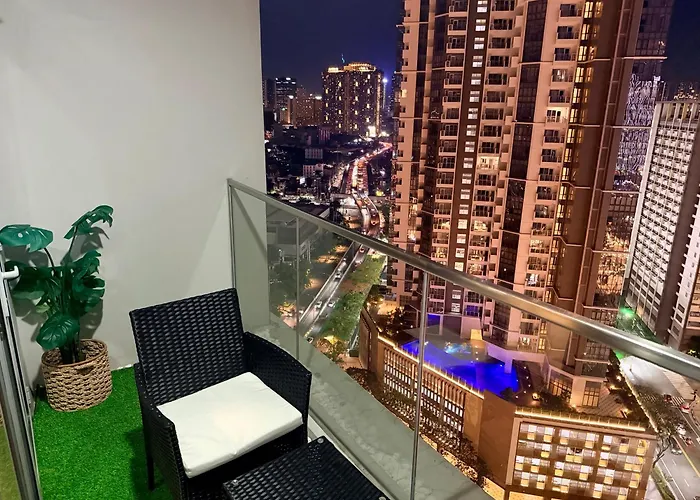 Brand New Unit In Uptown Bgc With Balcony 55 Inch Smart Tv And 300mbps Wifi, With Workspace, Beside Landers, Near Uptown Mall And Mitsukoshi Mall